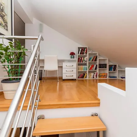 Apartment Marla