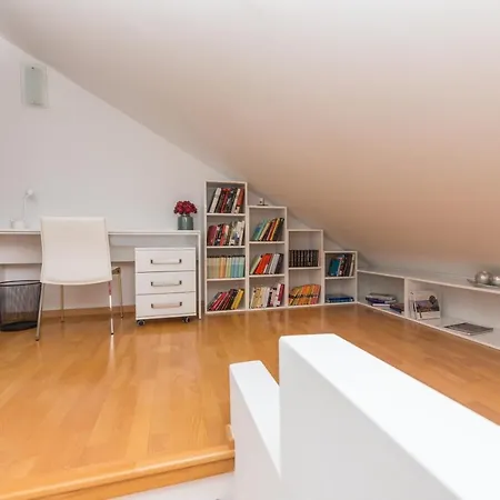 Marla Apartment Makarska
