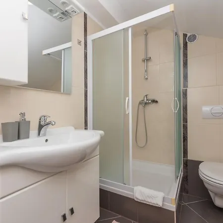 Marla Apartment Makarska