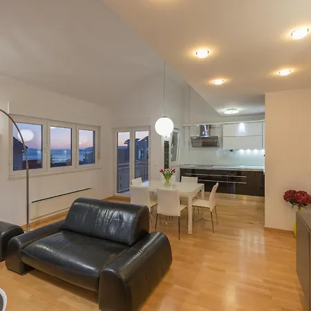 Marla Apartment Makarska