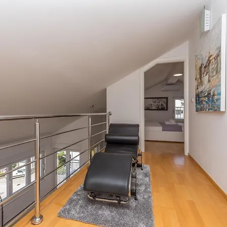 Marla Apartment Makarska